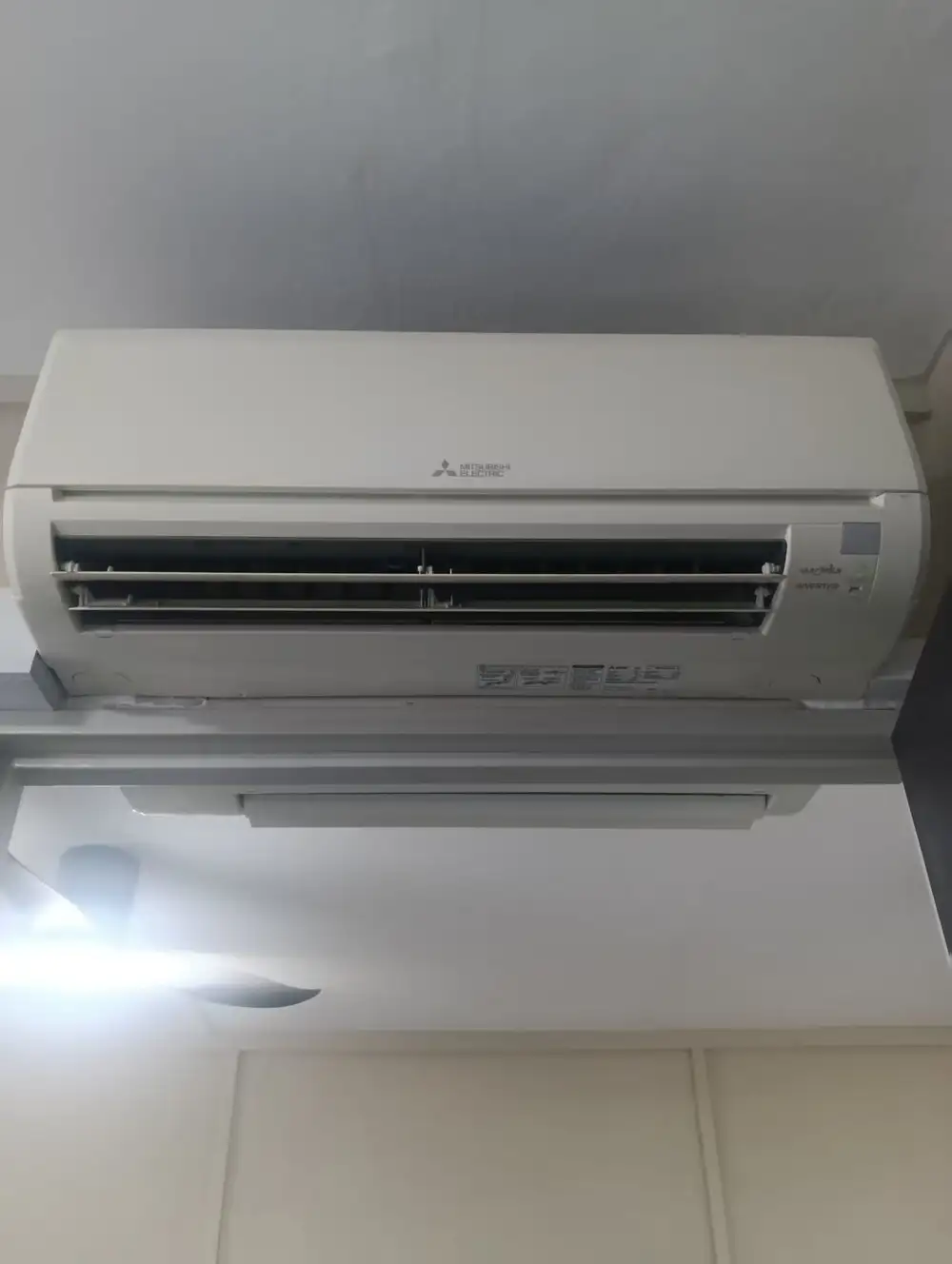Aircon servicing and chemical overhaul Singapore